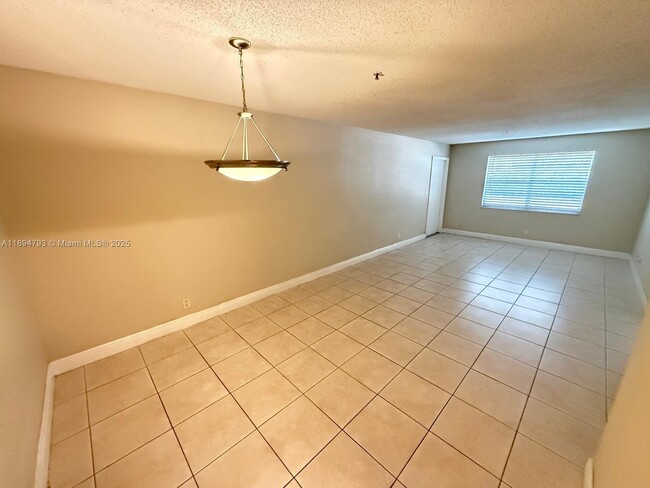 Photo - 4251 NW 5th St Unidad 114