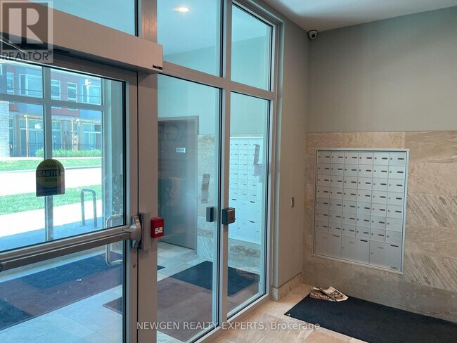 Photo - 250 Albert St Unit 720