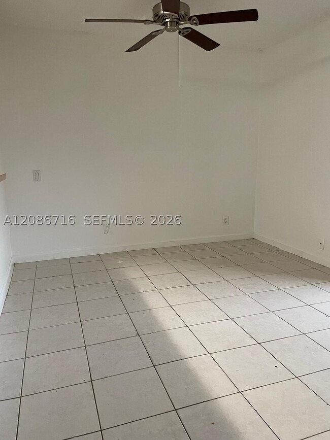 Photo - 4527 Treehouse Ln Unit 3B