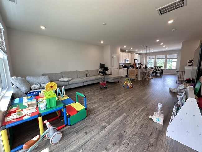 Photo - 1002 Manorhaven Dr