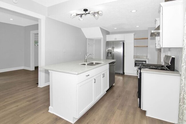 Photo - Classic Remodeled Townhome in Windsor Park