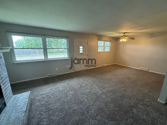 14635 Sylvia Dr