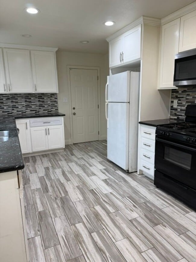Photo - Desirable 3-bedroom 1 bath House