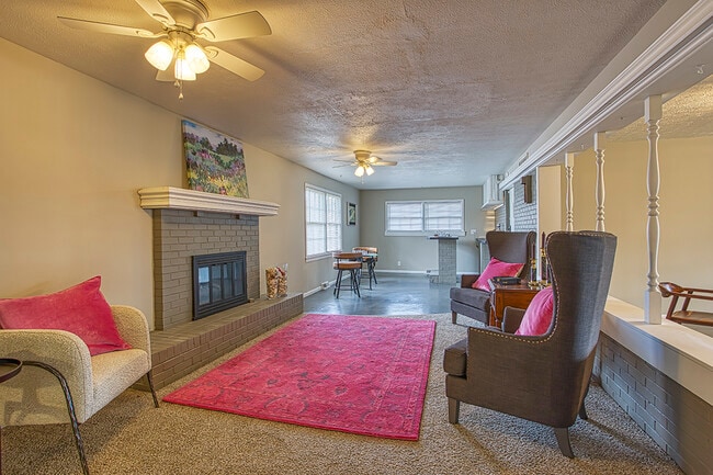 Photo - 1911 S Saratoga Ave