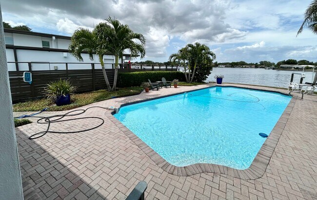 Photo - Classic waterfront Snell Isle Estates 3 Be...