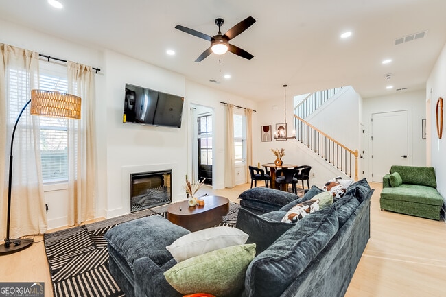 Photo - 1239 Plaza Ave SW