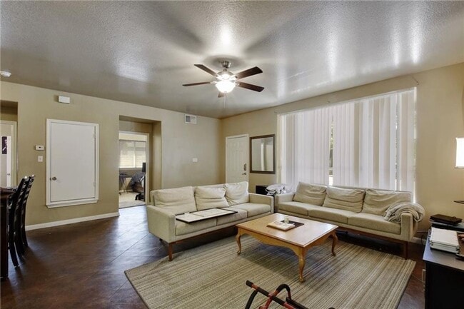 Building Photo - 4X2 Condo Less than $900/Bedroom for August Unit #302