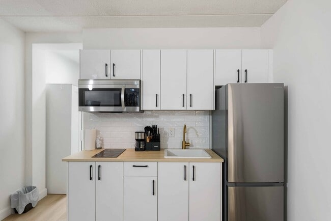 Photo - 7701 Lundy's Ln Unit 19