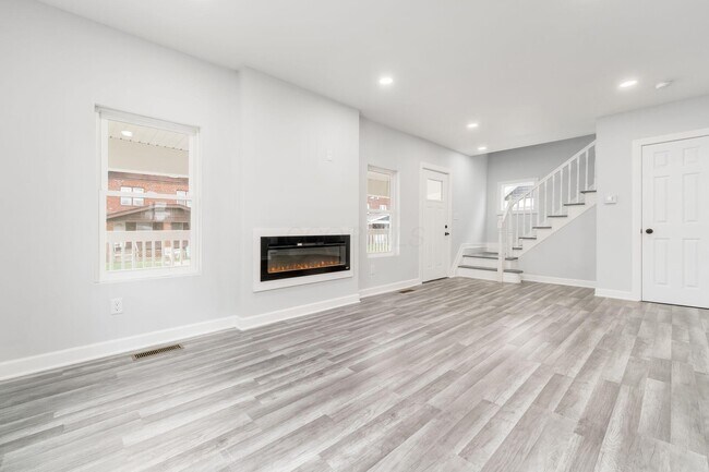 Photo - 905 Carpenter St