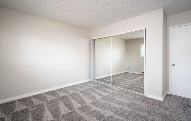 Photo - Modern Living Meets Timeless Comfort! 2 be...