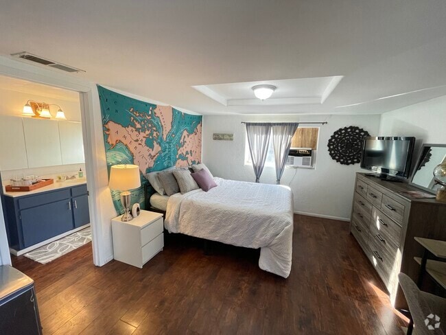 Building Photo - 240 S 12th St Unit Rear Rental