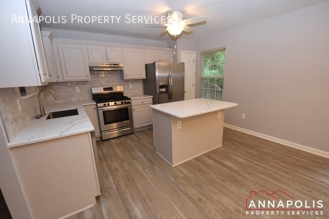 Photo - 544 Francis Nicholson Way