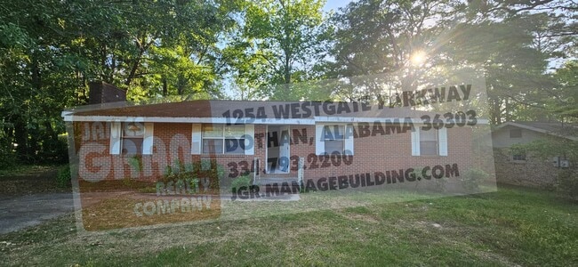 Building Photo - 306 Mustang Dr