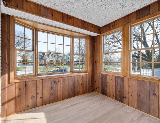 Photo - 4360 Prospect Ave