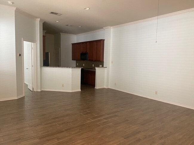 Photo - Beautiful 3 bedroom townhome available for rent for ASAP move in!!!! Medical Center Area!!!