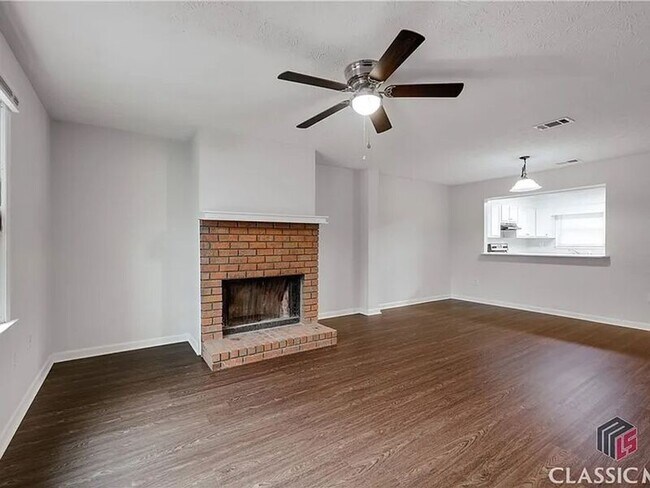 Photo - 207 Highland Park Dr