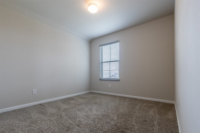 Photo - 3327 Sumac Dr