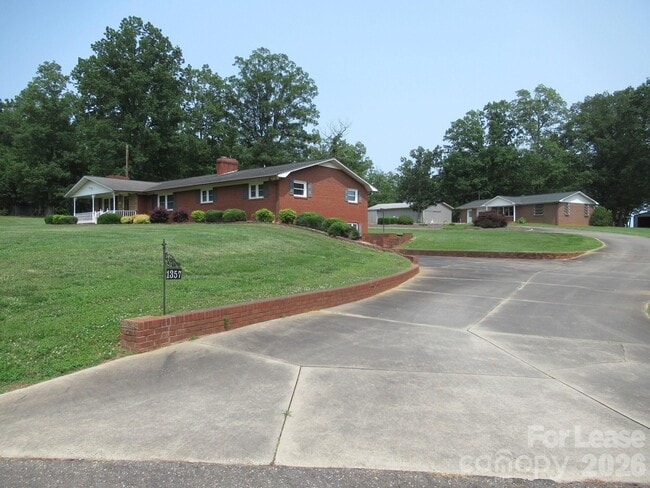 Photo - 1357 Beal Rd