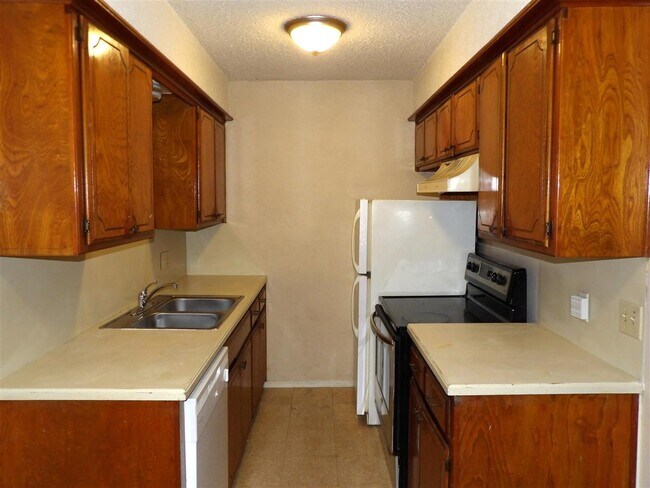 Photo - 6405 NW Oak Ave Unit A-3