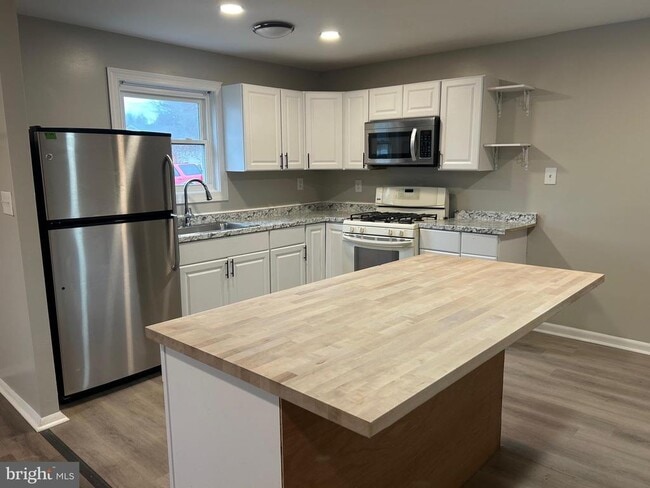 Photo - 1006 Fairway Ave