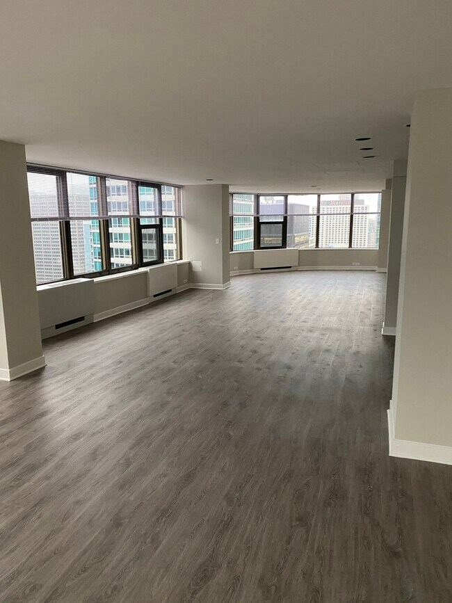 Photo - 333 E Ontario St Unidad 4511