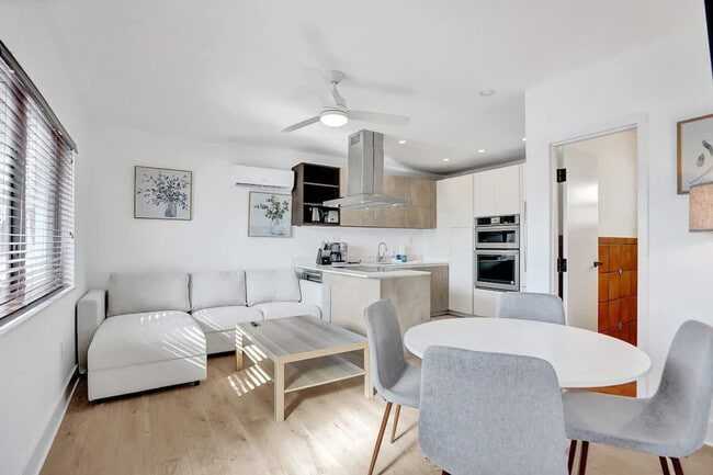 Building Photo - 333 Walnut St Unit ID1312668P