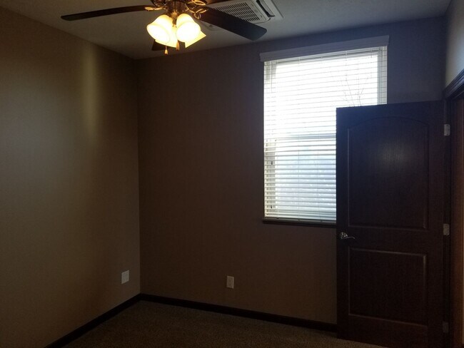 Photo - eld105 Unit Apt 01