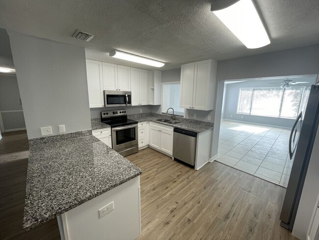 Photo - 9805 N 53rd St