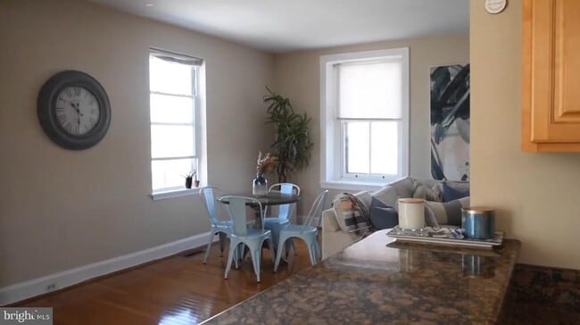 Photo - 1906 Fairmount Ave