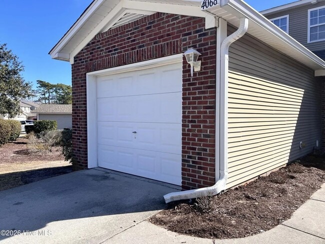 Photo - 3 Bedroom & 2.5 Bathroom Townhouse