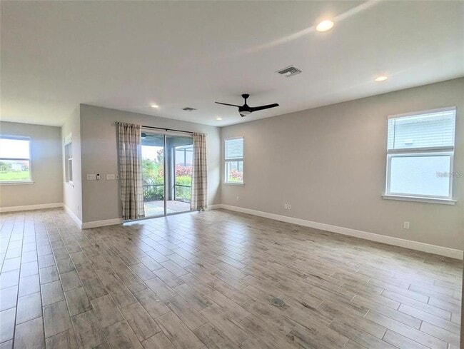 5834 Long Shore Loop