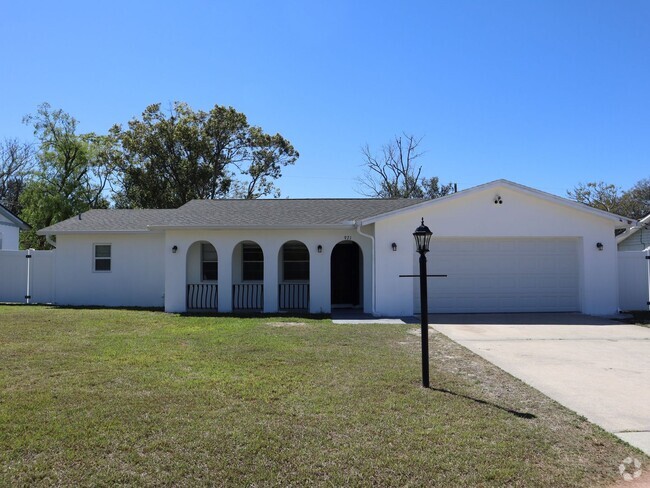 Building Photo - Updated 3 Bedroom 2 bath 2 Car garage Rental