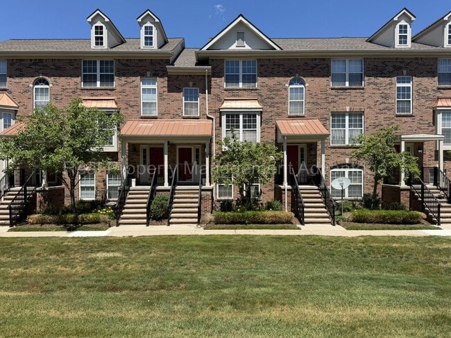 Building Photo - Rare and Modern Downtown Southfield Condo with 3 Beds, 2.5 Baths + 2-Car Garage
