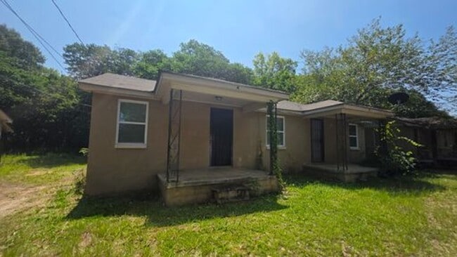 Building Photo - 1404 S Jackson St Unit B