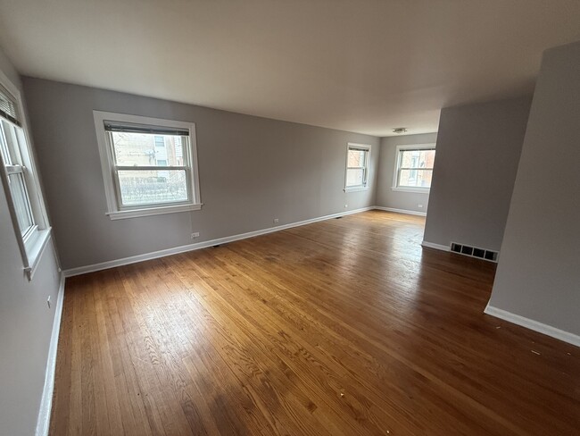 Photo - 6541 N Kedzie Ave