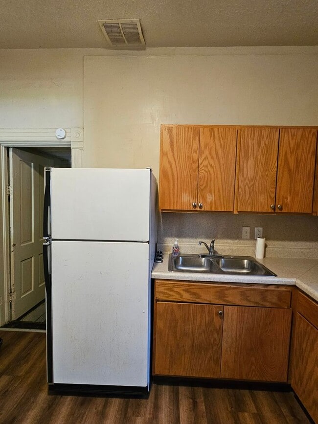 Photo - 3 Bedroom--819 E Whitmer St. Decatur, IL