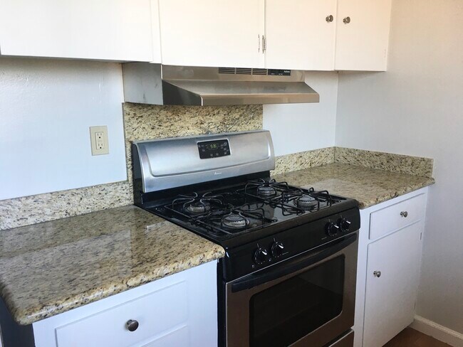 Photo - 456 Oak St Unidad H