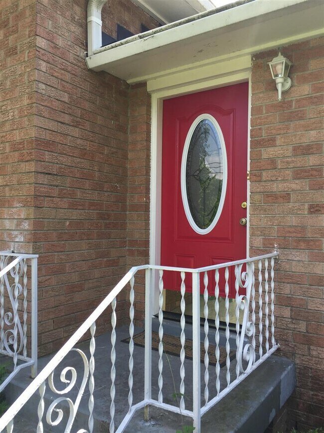 Photo - Spacious Spilt Level Home