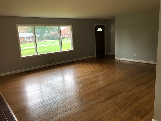 Photo - 7933 Old Seventh St