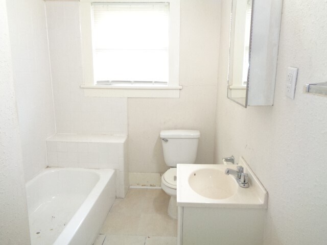 Photo - 4618 Clay St