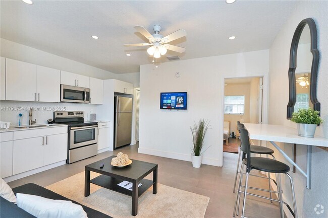 Building Photo - 60 NW 76th St Unit 13 Rental