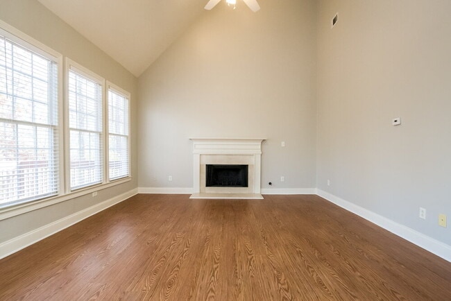 Photo - 5685 Eagles Watch