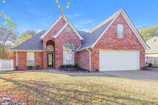 Photo - 215 Lakewood Dr