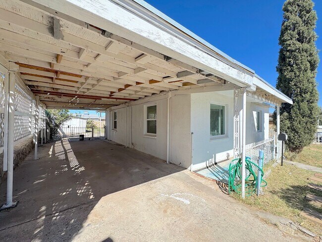 Photo - Central El Paso 3 bed REFRIG A/C with Mountain Views!