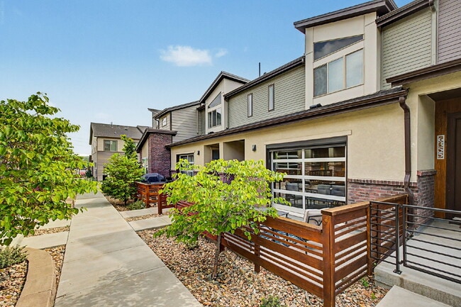 Photo - 6363 Nelson St