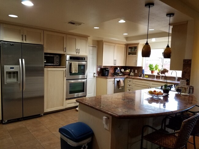 Photo - 5005 63rd St