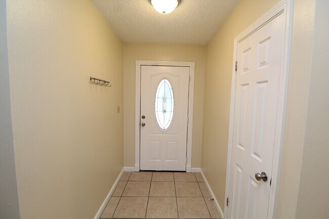 Photo - Southwest Pensacola 3-Bedroom Home with Fe...