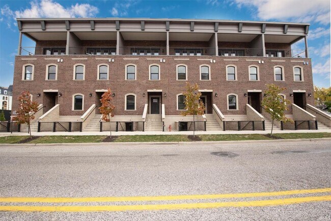 Building Photo - Brownstone Condominiums Unit 201 S 4th St, 7