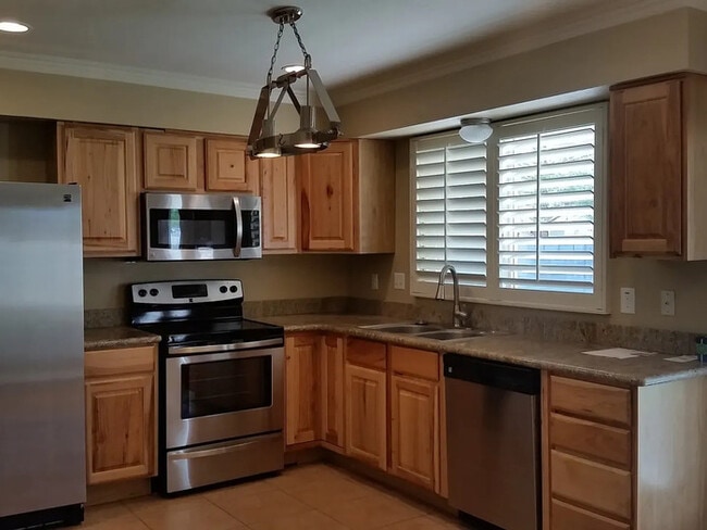 Photo - 303 W Scott Ave