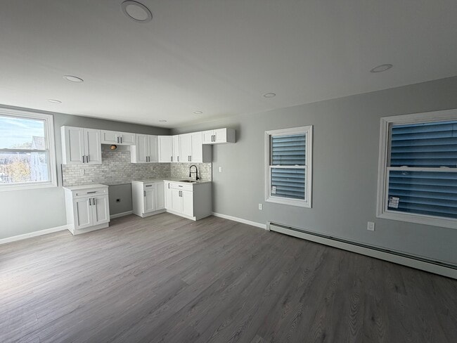 Photo - 17 E 15th St